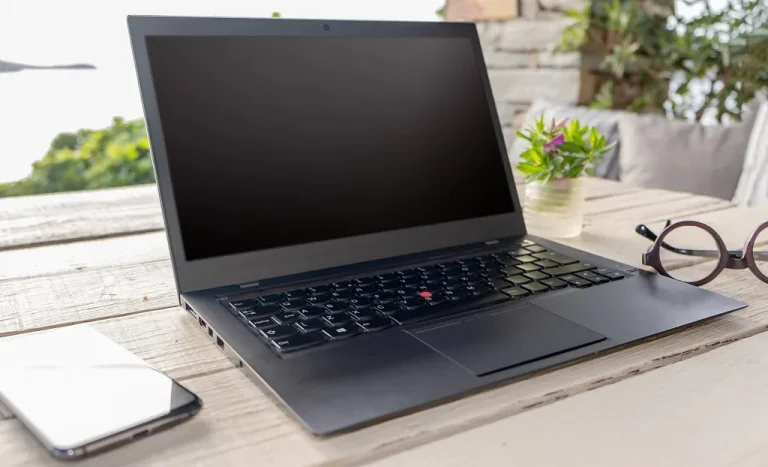 Blank screen Lenovo laptop highlighting screen repair services for display issues, cracks, flickering, or black screen problems.